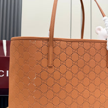 Load image into Gallery viewer, Tribeca Tote
