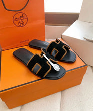 Load image into Gallery viewer, Oran Sandals
