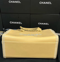Load image into Gallery viewer, Deauville Tote
