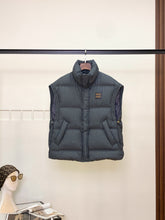 Load image into Gallery viewer, Logo Gilet
