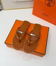 Load image into Gallery viewer, Miss Sandals
