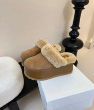 Load image into Gallery viewer, Fur Slippers
