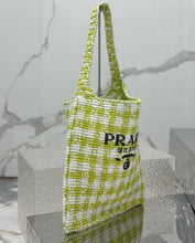 Load image into Gallery viewer, Raffia Tote
