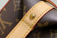 Load image into Gallery viewer, Cruiser Toiletry Bag
