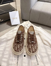 Load image into Gallery viewer, Saltwind Trainers
