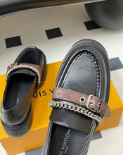 Load image into Gallery viewer, District Loafers
