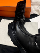 Load image into Gallery viewer, Land Boots
