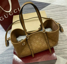 Load image into Gallery viewer, GG Shopping Bag
