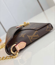 Load image into Gallery viewer, Kirigami Chain Bag
