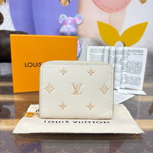 Load image into Gallery viewer, Zippy Coin Purse
