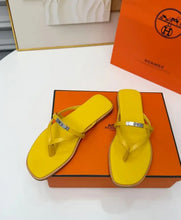 Load image into Gallery viewer, Miss Sandals
