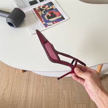 Load image into Gallery viewer, Leather Pumps
