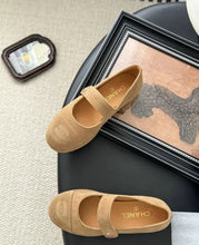 Load image into Gallery viewer, CC Pumps
