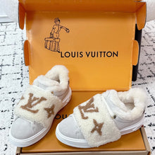 Load image into Gallery viewer, Timeout Trainers
