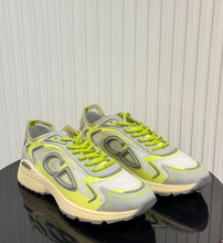 Load image into Gallery viewer, B30 Trainers
