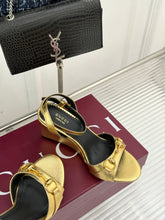 Load image into Gallery viewer, GG Sandals
