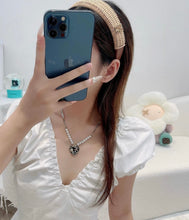 Load image into Gallery viewer, Raffia Headband
