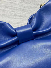 Load image into Gallery viewer, Medium Bow Bag
