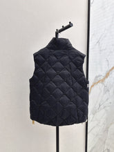 Load image into Gallery viewer, The Cube Gilet
