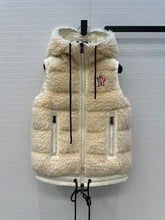 Load image into Gallery viewer, Teddy Gilet
