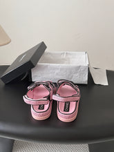 Load image into Gallery viewer, CC Dad Sandals
