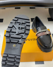 Load image into Gallery viewer, District Loafers
