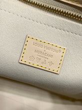 Load image into Gallery viewer, Carryall
