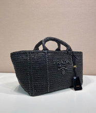Load image into Gallery viewer, Crochet Tote
