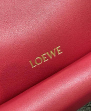 Load image into Gallery viewer, Madrid Medium
