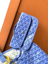 Load image into Gallery viewer, Saint Louis Tote
