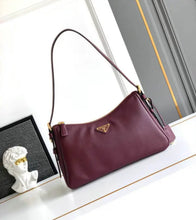 Load image into Gallery viewer, Aimee Medium Shoulder Bag
