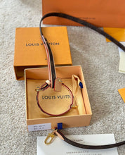 Load image into Gallery viewer, Dog Collar &amp; Lead

