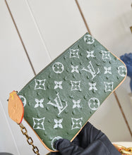 Load image into Gallery viewer, Speedy 40
