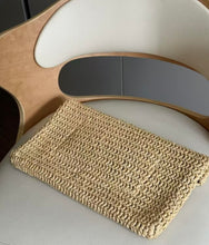Load image into Gallery viewer, Cassandre Envelope Pouch
