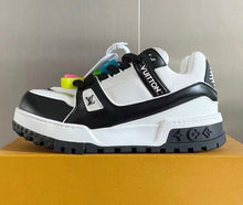 Load image into Gallery viewer, Logo Trainers
