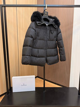 Load image into Gallery viewer, Locustelle Jacket
