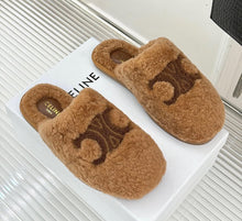 Load image into Gallery viewer, Fur Slippers
