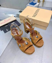 Load image into Gallery viewer, Suede Sandals
