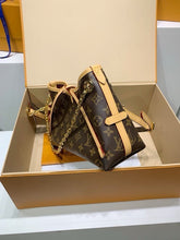Load image into Gallery viewer, Carryall BB

