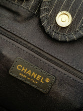 Load image into Gallery viewer, Deauville Tote

