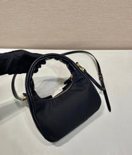 Load image into Gallery viewer, Re Nylon Bag
