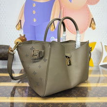 Load image into Gallery viewer, Vendome Tote
