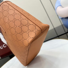 Load image into Gallery viewer, Tribeca Tote Small
