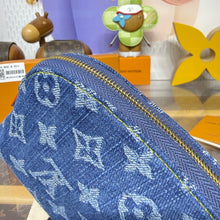 Load image into Gallery viewer, Cosmetic Pouch PM
