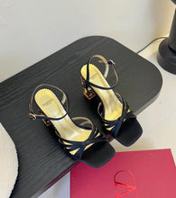 Load image into Gallery viewer, Gem Sandals
