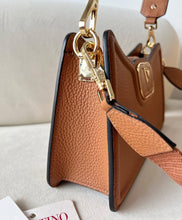 Load image into Gallery viewer, Leather Shoulder Bag
