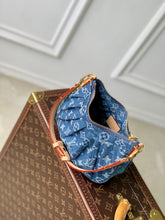 Load image into Gallery viewer, Valley Pochette
