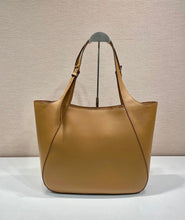 Load image into Gallery viewer, Large Leather Tote
