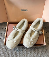 Load image into Gallery viewer, Shearling Ballerinas
