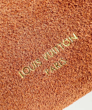 Load image into Gallery viewer, Side Trunk
